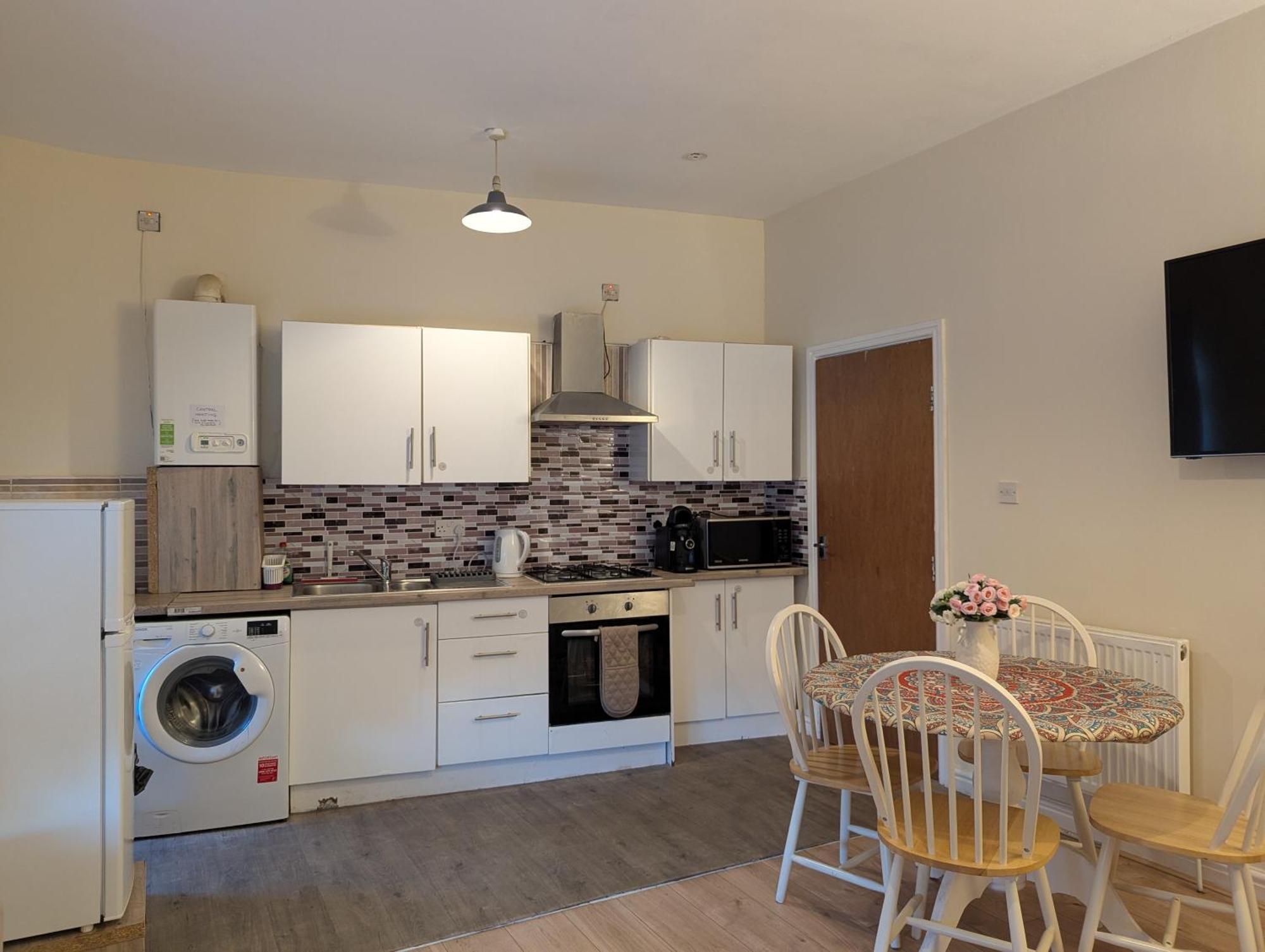 Entire 2 Bedroom Cosy Flat Near City Centre, Manchester