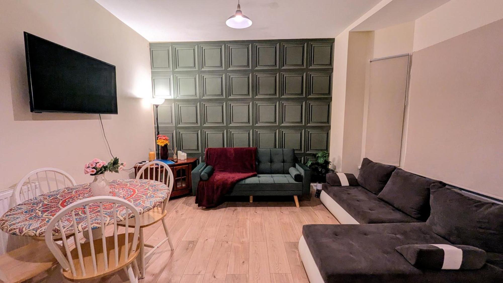 Entire 2 Bedroom Cosy Flat Near City Centre — Photos 3